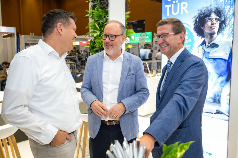 Vertreter der WKO und des Landes OÖ im Gespräch