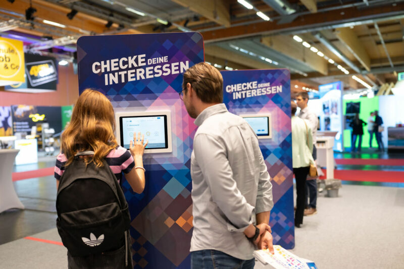 Interessierte beim BIC-Interessenstest